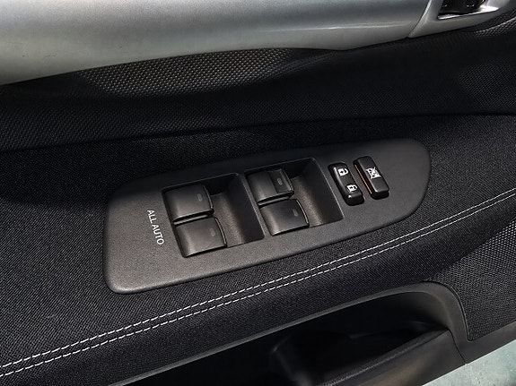 Toyota Auris 18 of 27