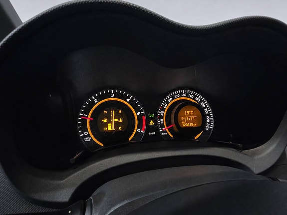 Toyota Auris 15 of 27