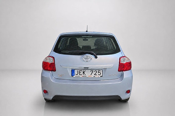 Toyota Auris 6 of 27