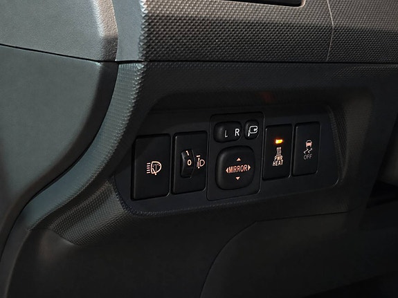 Toyota Auris 19 of 27