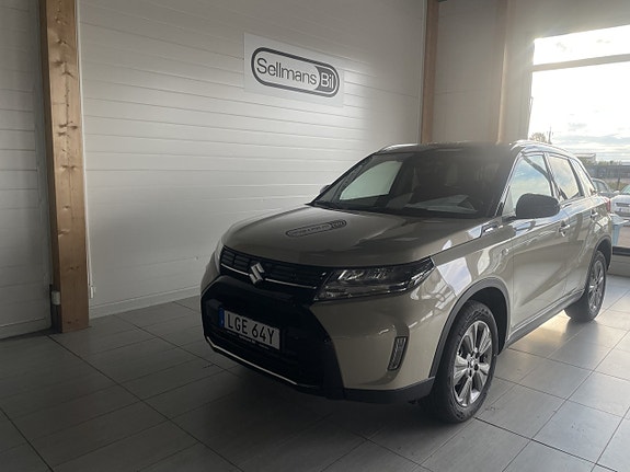 Suzuki Vitara 2 of 17