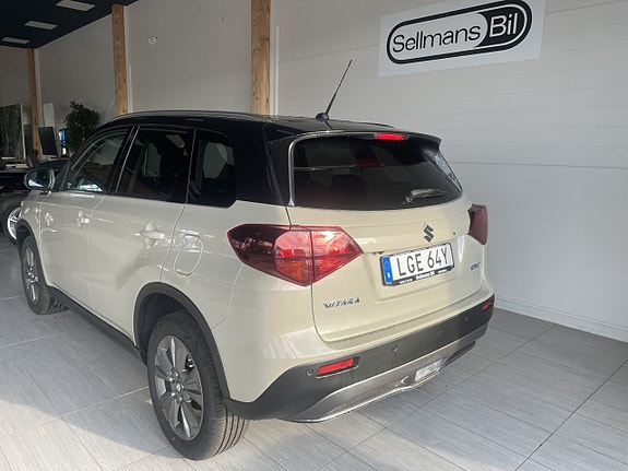 Suzuki Vitara 4 of 17