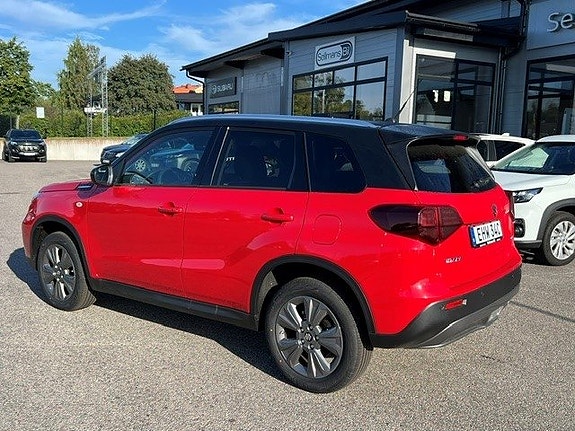 Suzuki Vitara 2 of 10