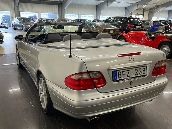 Mercedes-Benz CLK430 5 of 23