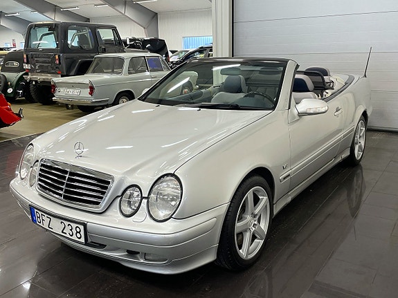 Mercedes-Benz CLK430 6 of 23