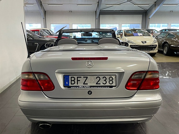 Mercedes-Benz CLK430 4 of 23