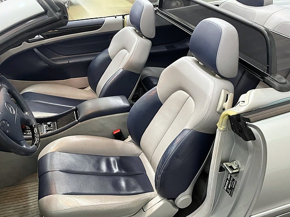 Mercedes-Benz CLK430 11 of 23