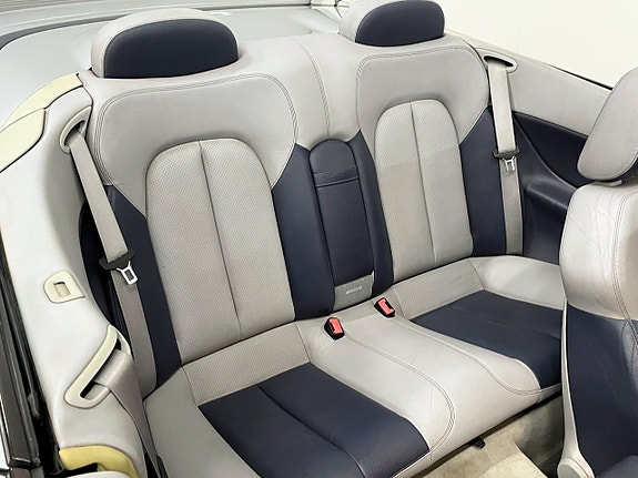 Mercedes-Benz CLK430 14 of 23