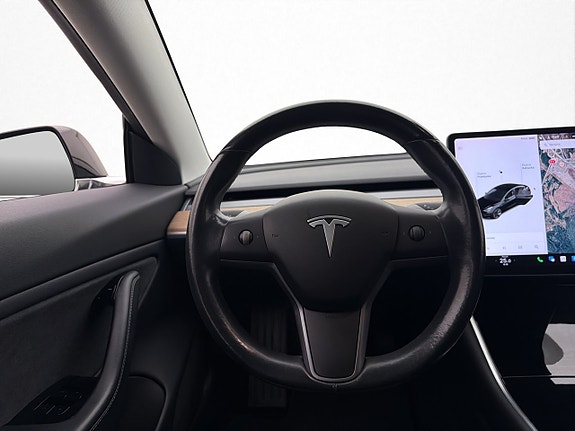 Tesla Model 3 13 of 30