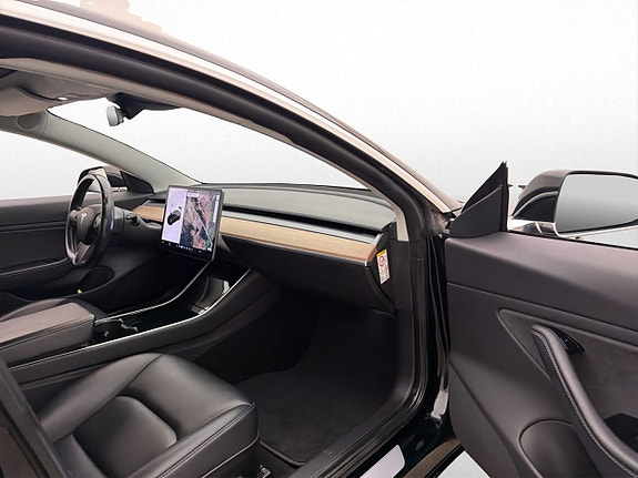 Tesla Model 3 27 of 30