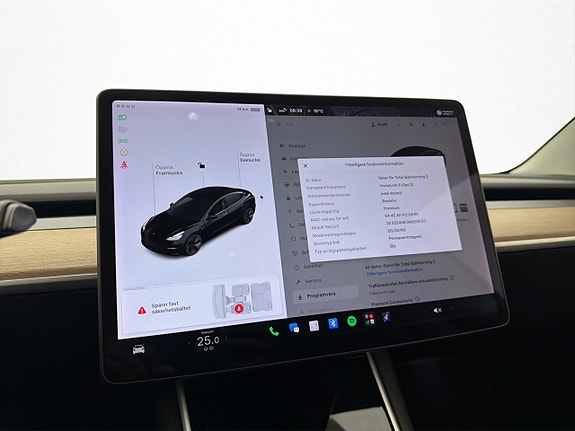 Tesla Model 3 19 of 30