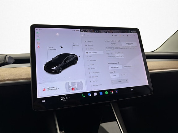 Tesla Model 3 24 of 30