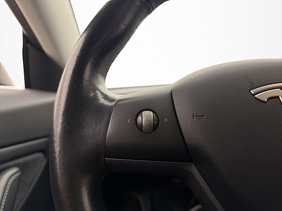 Tesla Model 3 14 of 30
