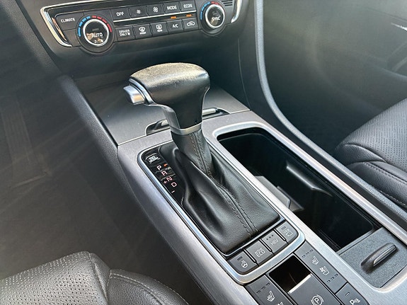 Kia Optima 12 of 17