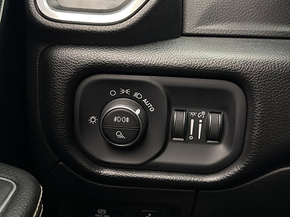 Dodge RAM 1500 18 of 30
