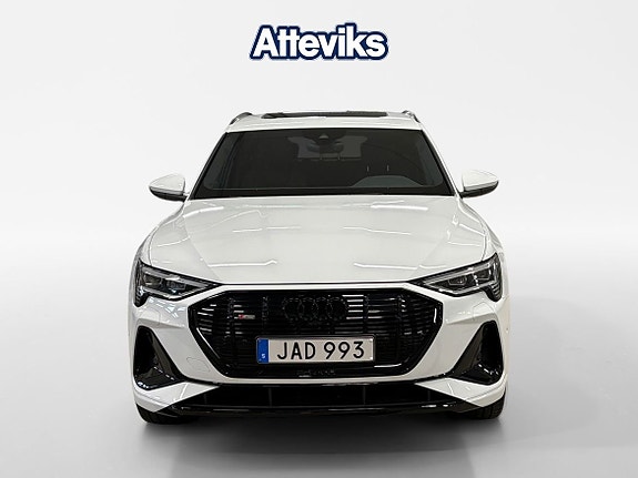 Audi e-tron Sportback 8 of 16