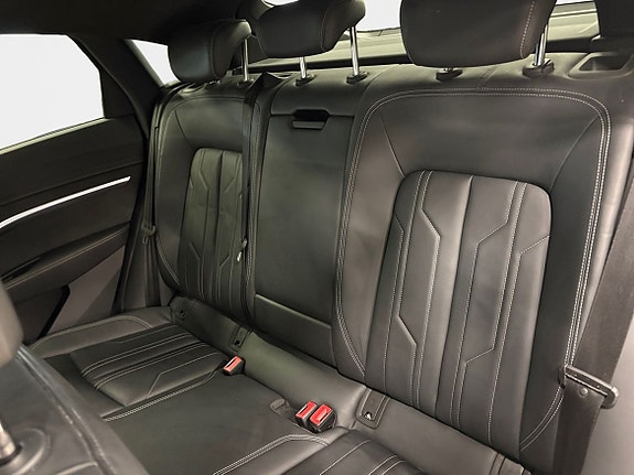 Audi e-tron Sportback 13 of 16
