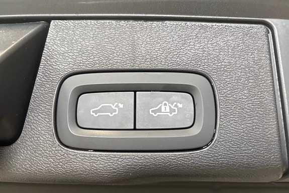 Volvo XC60 18 of 22