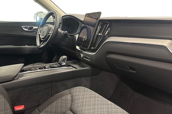 Volvo XC60 10 of 22