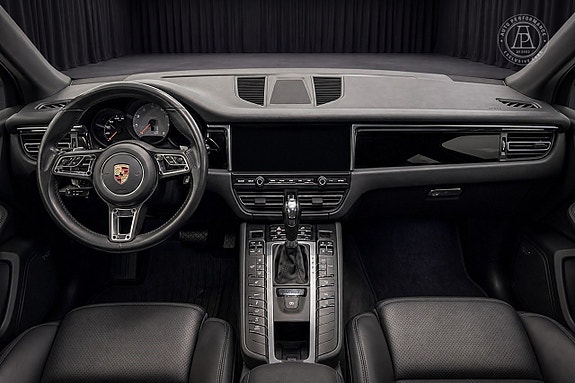Porsche Macan S 8 of 9