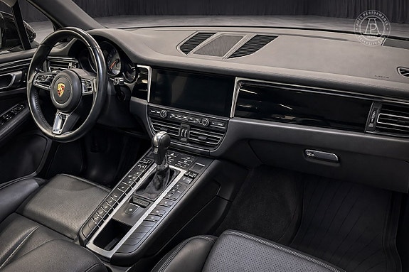 Porsche Macan S 9 of 9