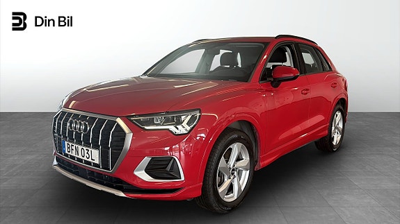 Audi Q3 2 of 29