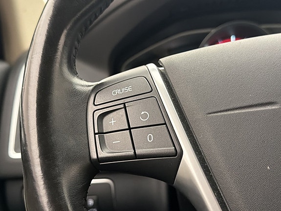 Volvo XC60 15 of 30