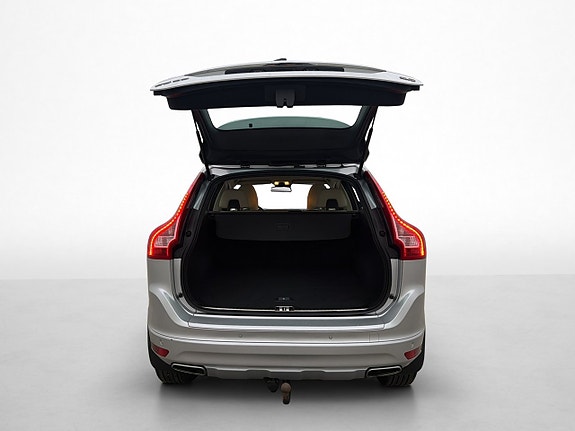 Volvo XC60 10 of 30