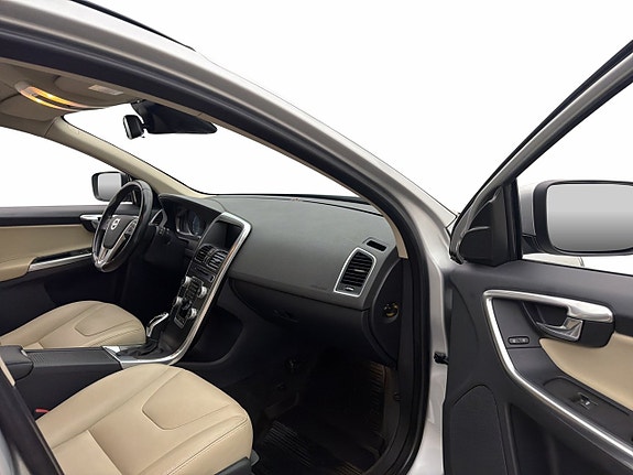 Volvo XC60 25 of 30
