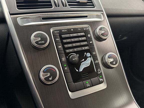 Volvo XC60 21 of 30