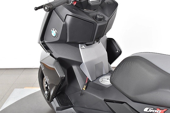 BMW C 400 X ABS Nyservad 8 of 18