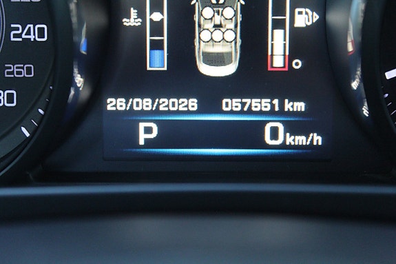 Jaguar XE 12 of 13