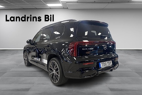 Mercedes-Benz GLB250+ 6 of 19