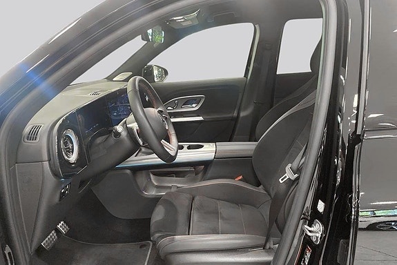 Mercedes-Benz GLB250+ 9 of 19