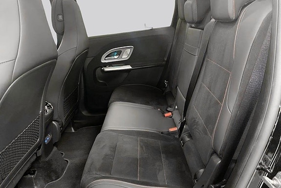Mercedes-Benz GLB250+ 10 of 19