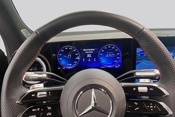 Mercedes-Benz GLB250+ 11 of 19