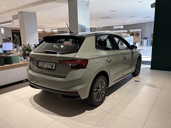 Skoda Fabia 2 of 6