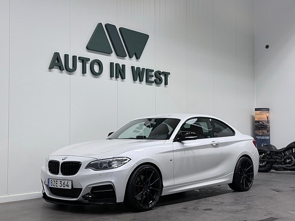 BMW M235i 2 of 22