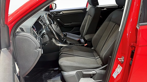 Volkswagen T-Roc 8 of 13