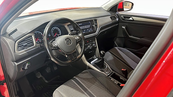 Volkswagen T-Roc 7 of 13