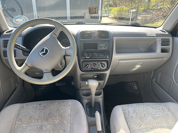Mazda Demio 2 of 9