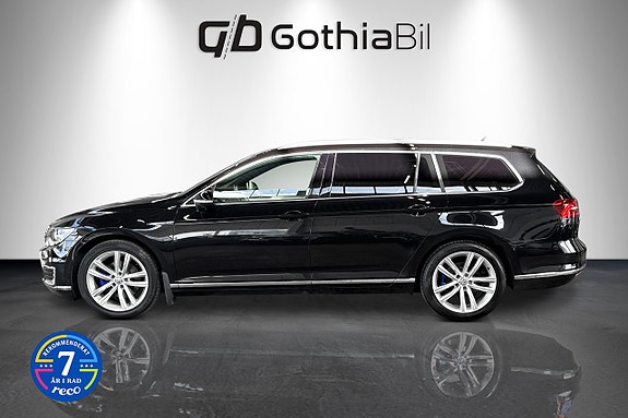 Volkswagen Passat 8 of 22