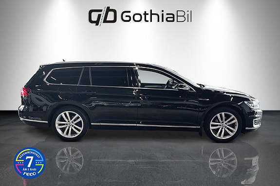 Volkswagen Passat 4 of 22