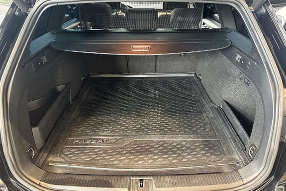 Volkswagen Passat 12 of 22