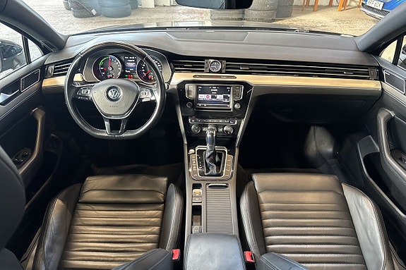 Volkswagen Passat 14 of 22