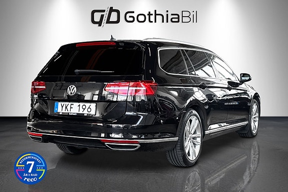 Volkswagen Passat 5 of 22