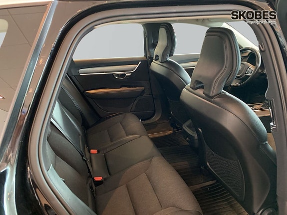 Volvo V90 10 of 29