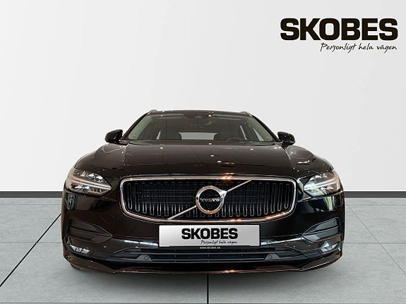 Volvo V90 2 of 29