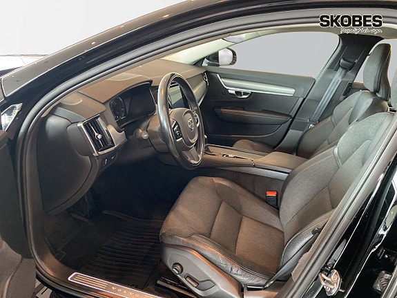 Volvo V90 8 of 29