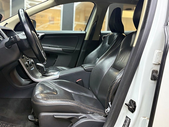 Volvo XC60 10 of 18